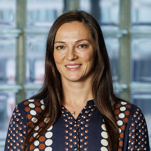 Eva Cairns